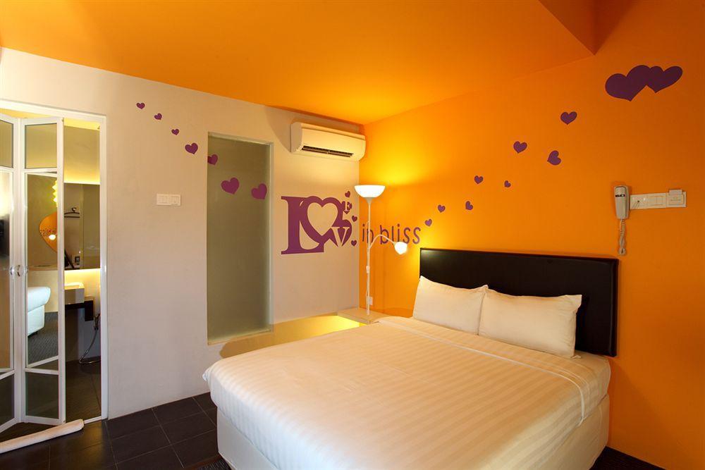 Bliss Boutique Hotel Джохор Бахру Екстериор снимка