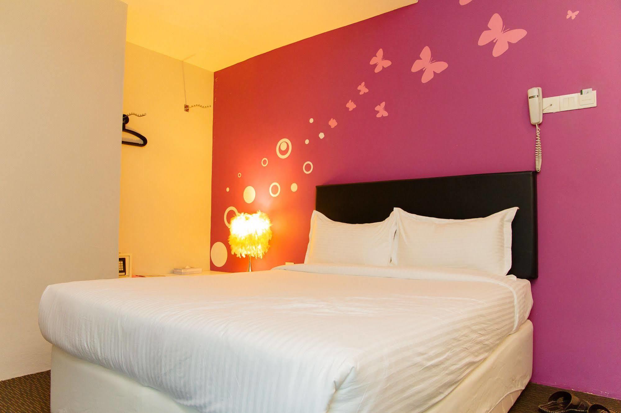 Bliss Boutique Hotel Джохор Бахру Екстериор снимка