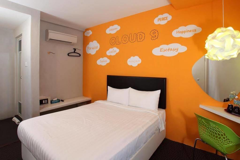 Bliss Boutique Hotel Джохор Бахру Екстериор снимка