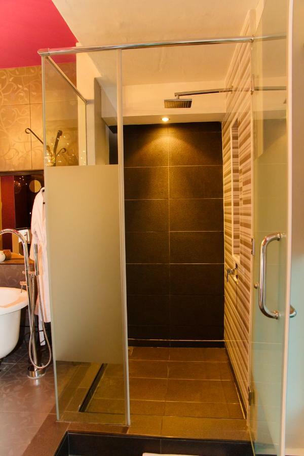 Bliss Boutique Hotel Джохор Бахру Екстериор снимка